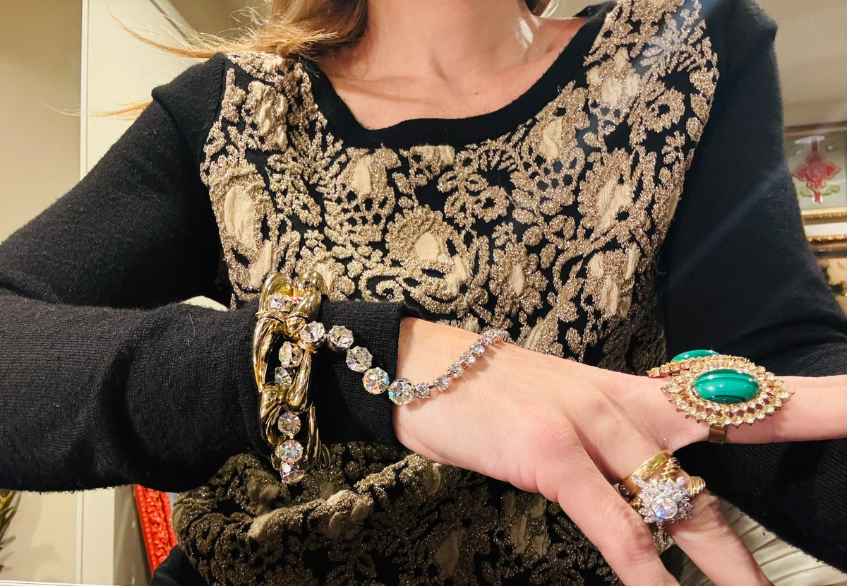 The Giving Collection: On a Short Leash