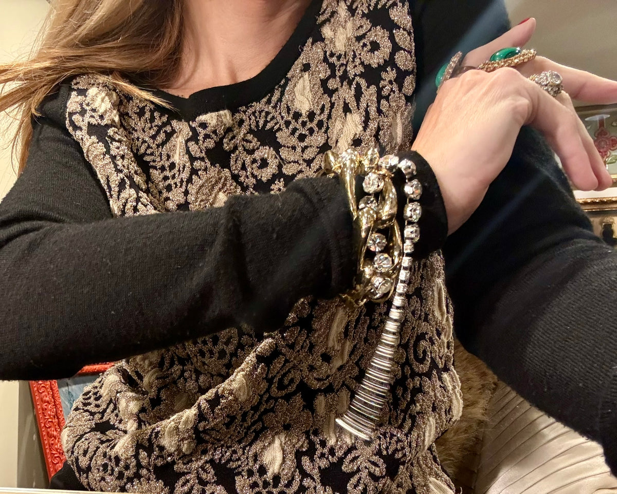 The Giving Collection: On a Short Leash