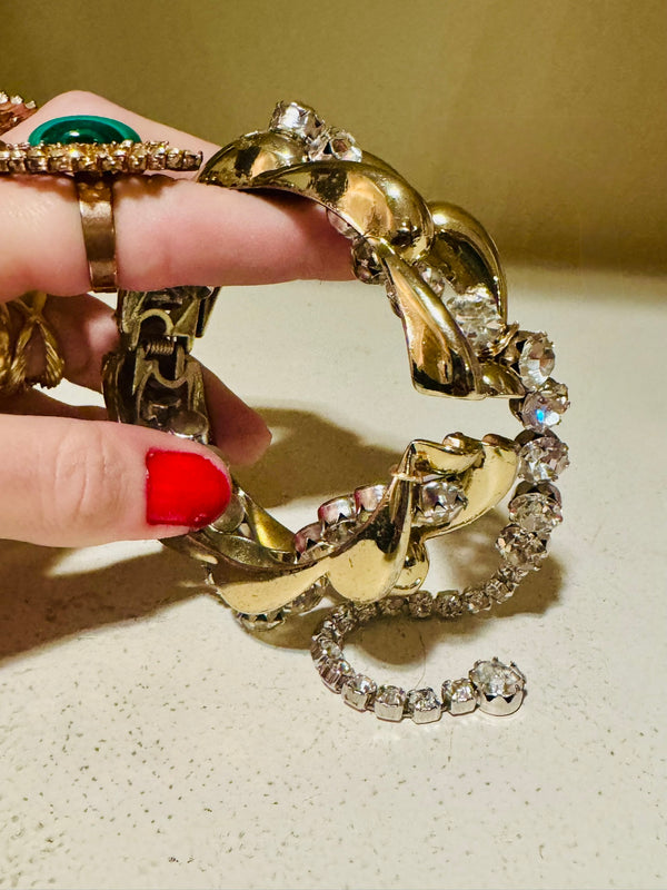 The Giving Collection: On a Short Leash