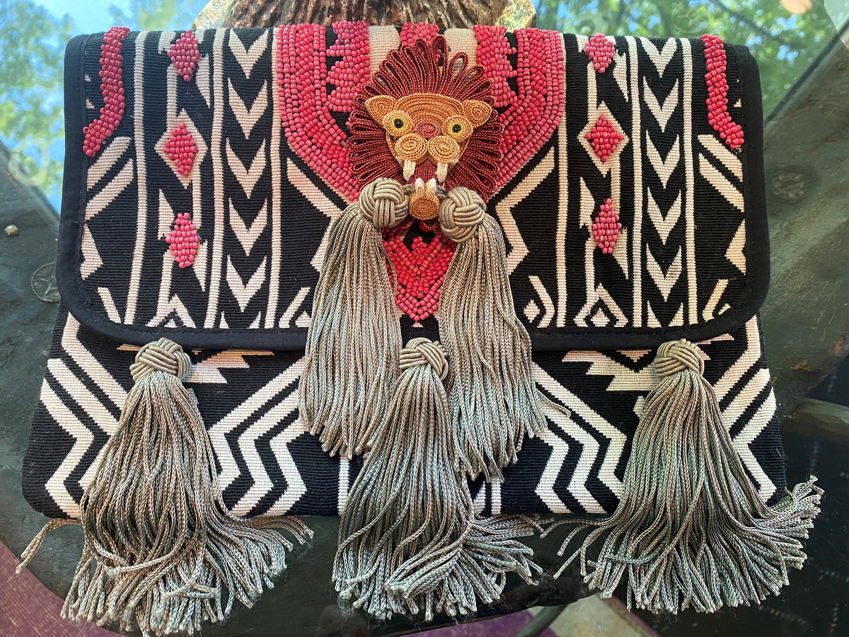 Five Tassel Shimmy Lion Clutch