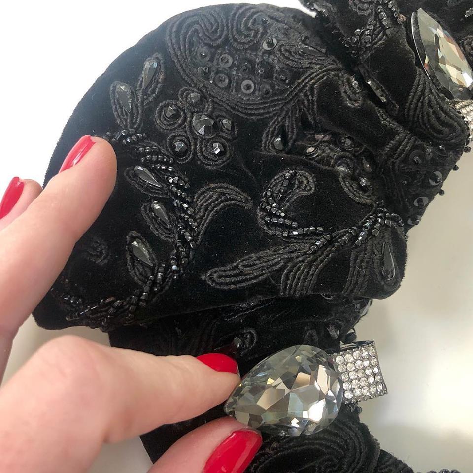 Victorian Velvet Collar