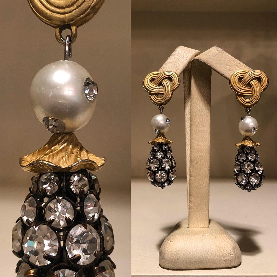 Studded Pearl Knots