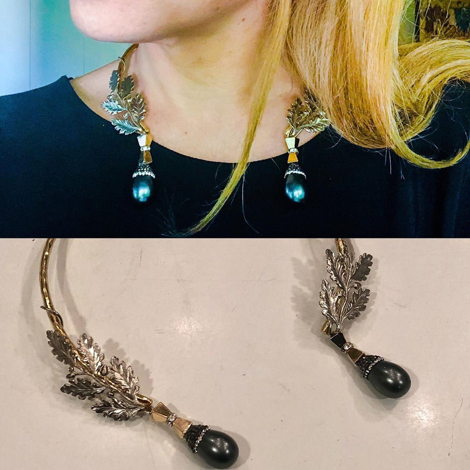 Open Garland Collar
