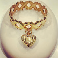 Kiss Cuff