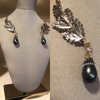 Open Garland Collar