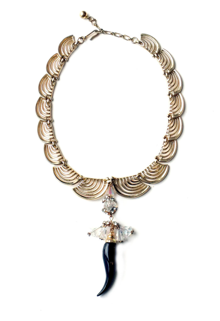 Graduated Waves and Tassel Tusk