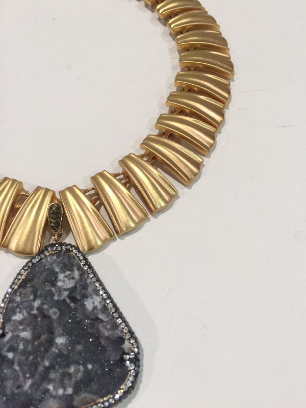 Fluted Fan with Druzy