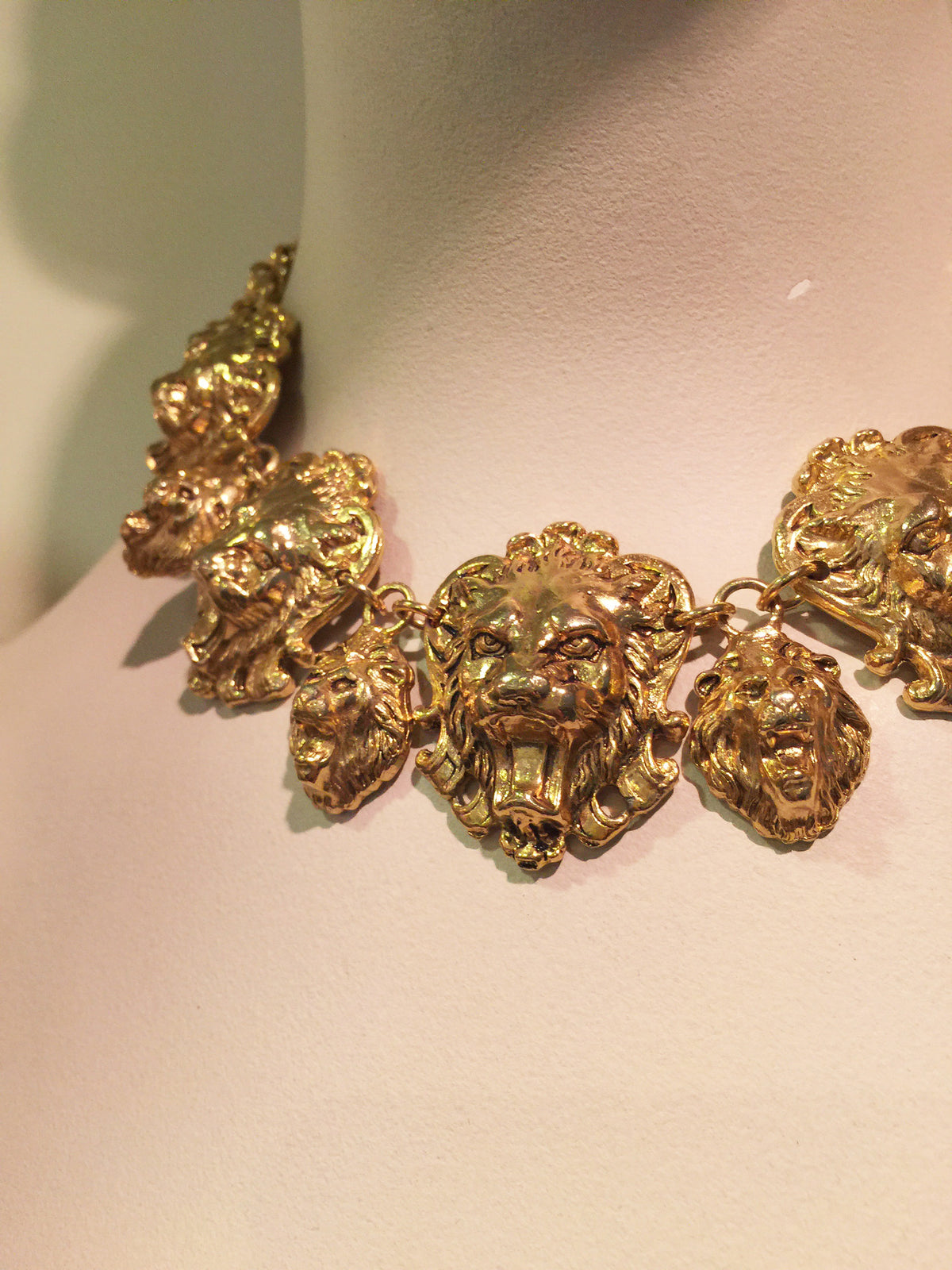 Cast Lion Collar