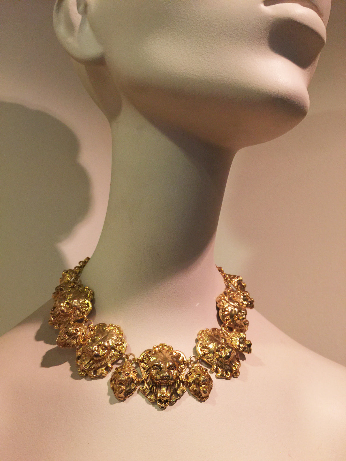 Cast Lion Collar