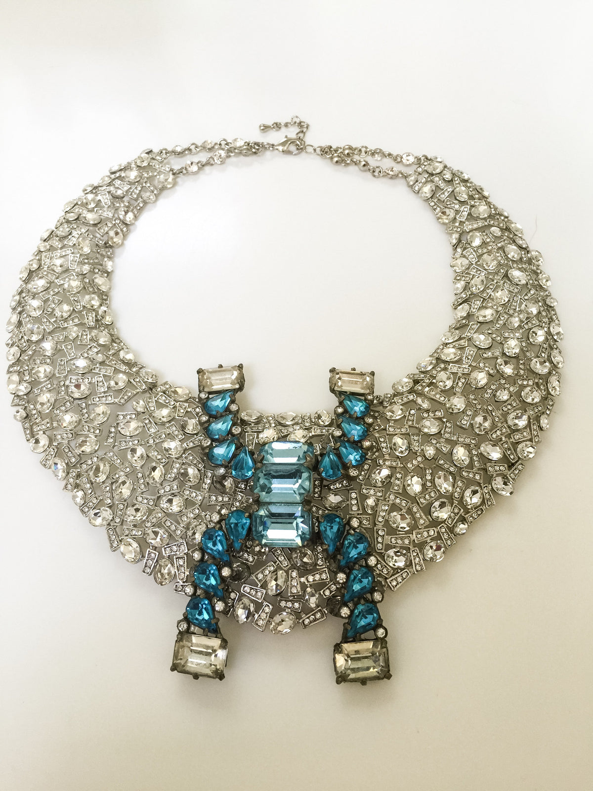 3,000 Stone Collar