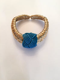 Monumental Cast Collar