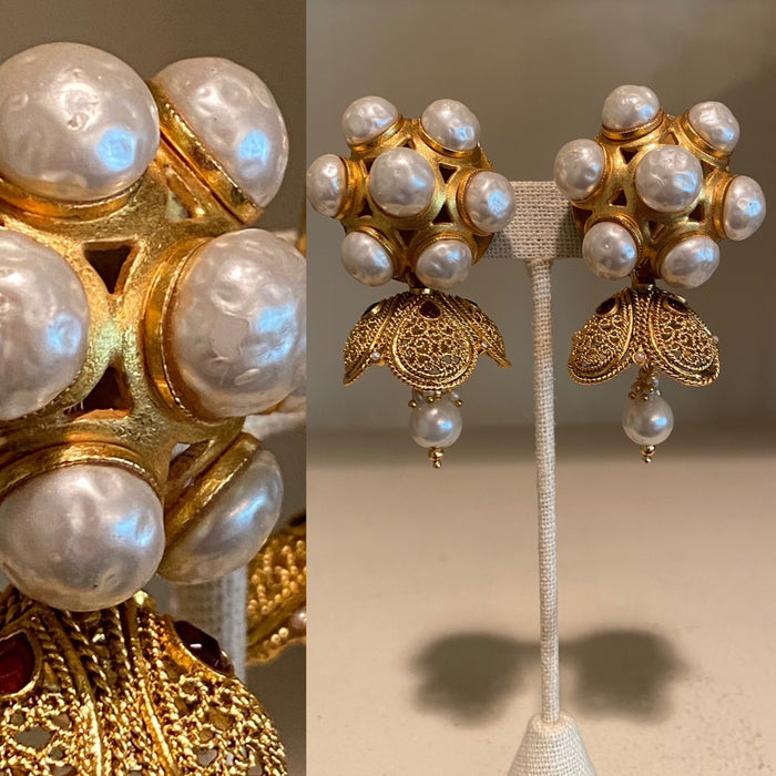 Dimensional French Pearl Tassels